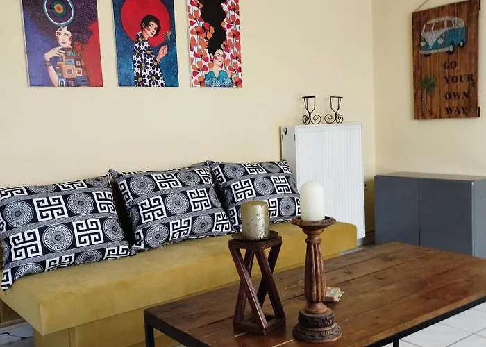 Chrissa\'S Place - A Unique House With Garden And Bbq